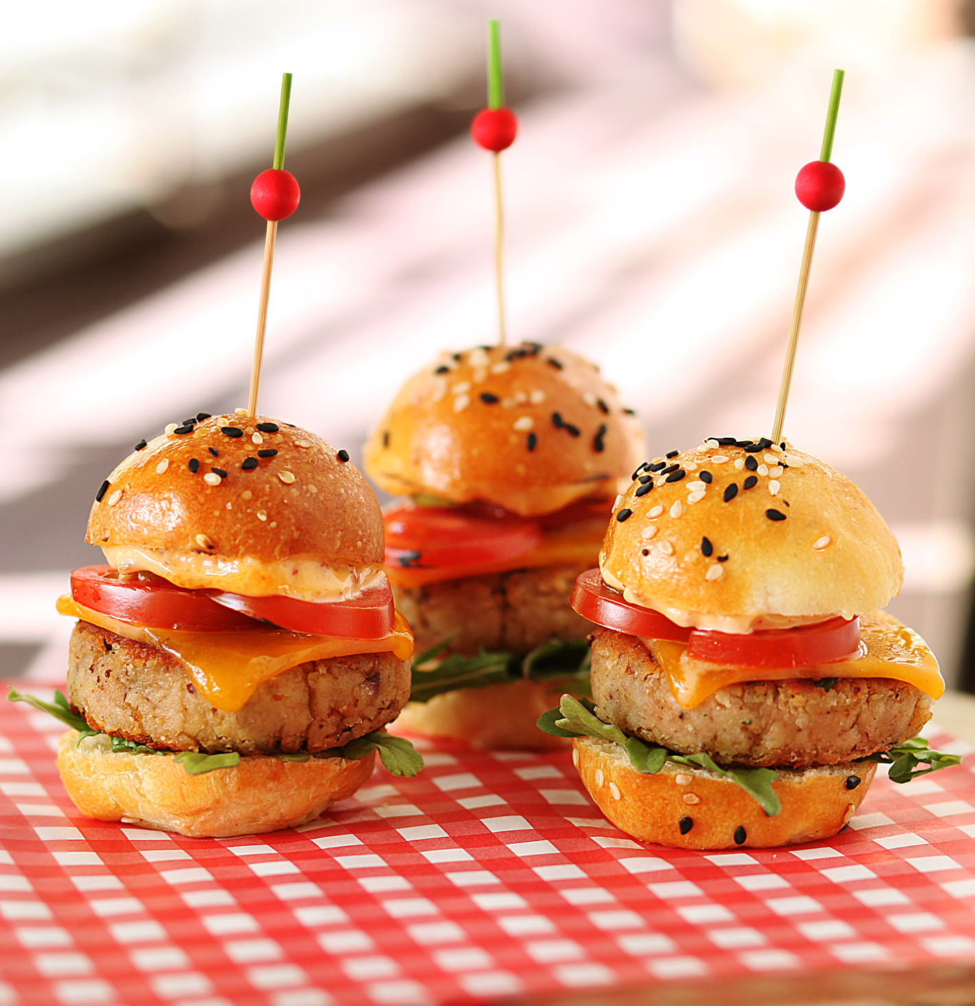 Mini-burger au fromage de chèvre et légumineuses – Max L&amp;#39;affamé